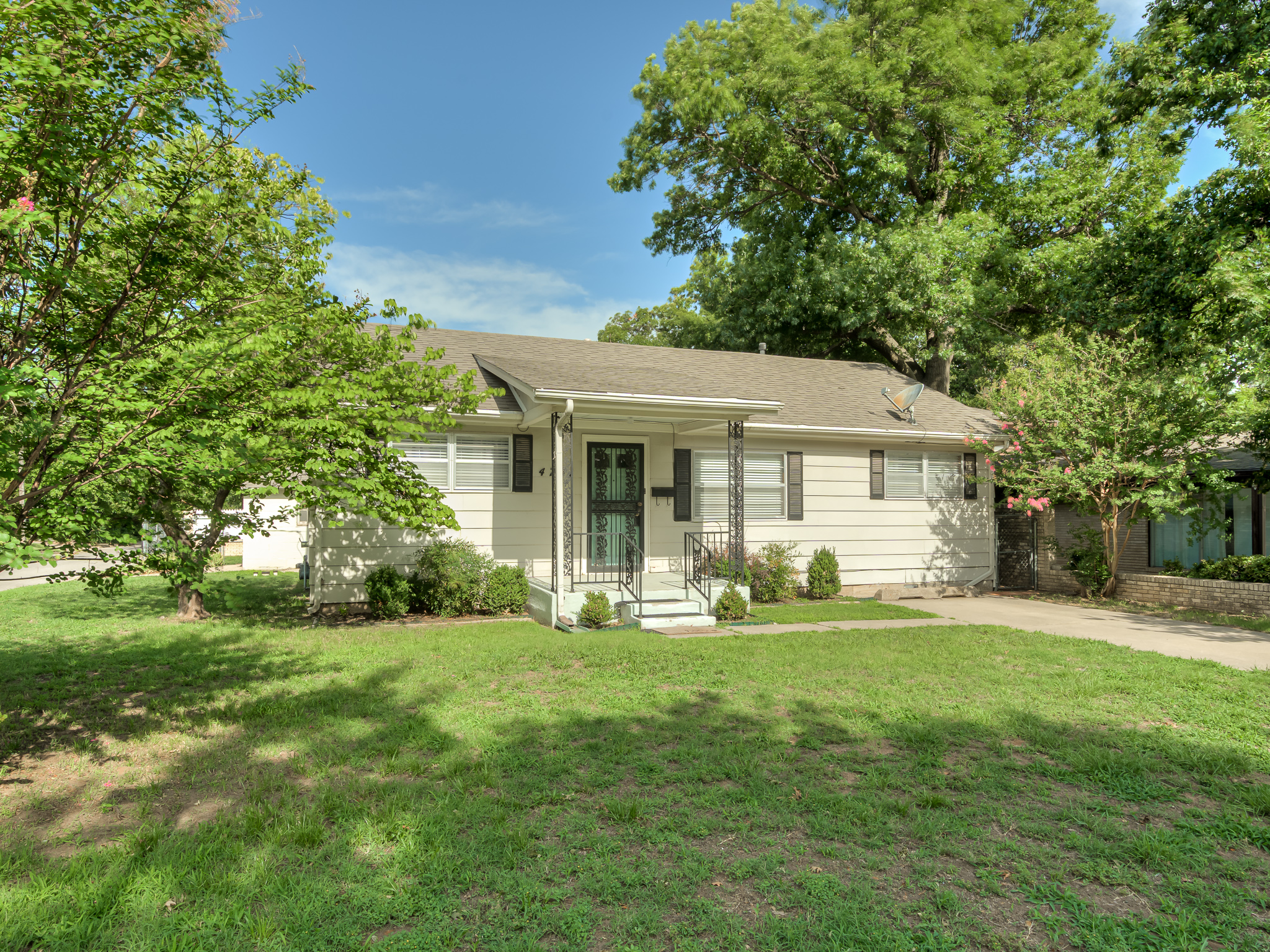 4701 North Peniel Avenue
